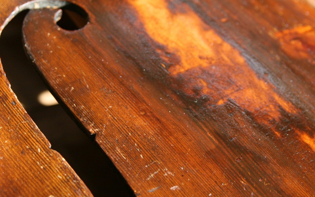 Contrabas lak reinigen