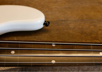 Basgitaar fretloos maken